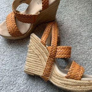 Michael Kors tan wedges / heeled sandals
